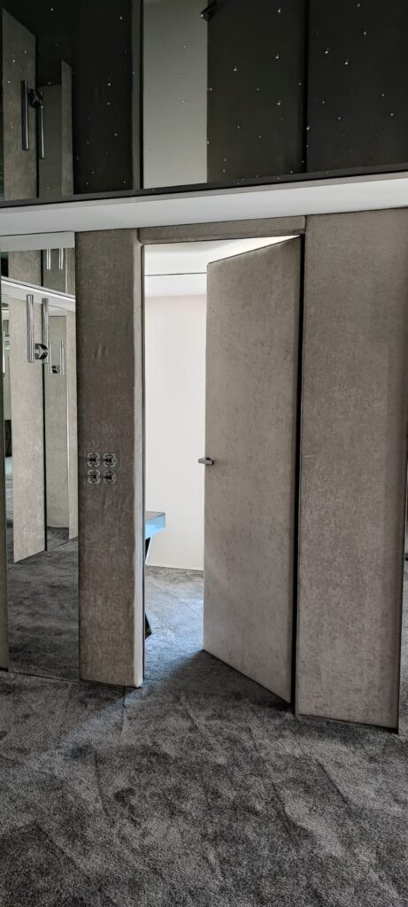Magara Indoors - bezpośredni producent drzwi ukrytych i paneli ściennych na wymiar